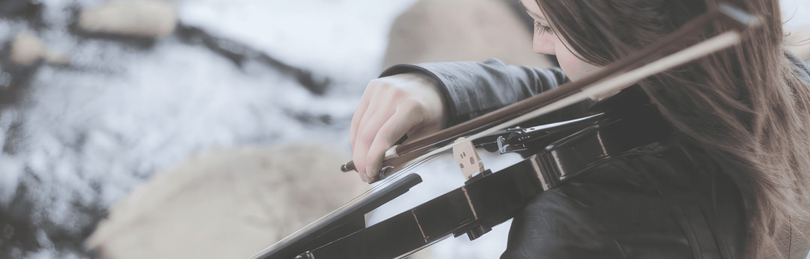 Shannon Yardley playing violin